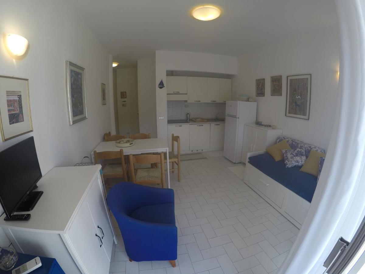 קאורלה Residence Selenis Bilocale Vista Piscina - Agenzia Cocal מראה חיצוני תמונה